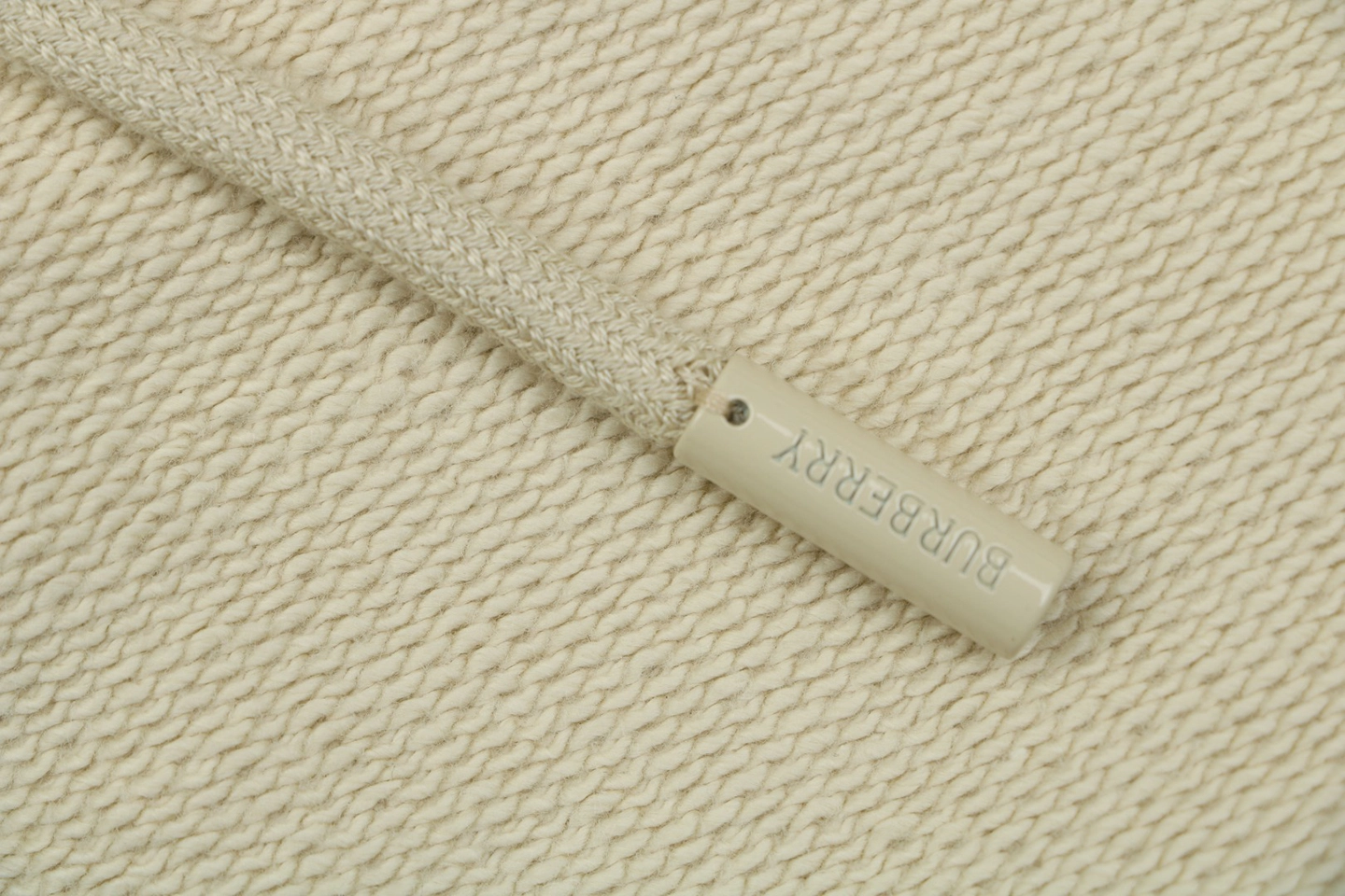Burberry Horse Logo Graphic Shorts9.jpeg