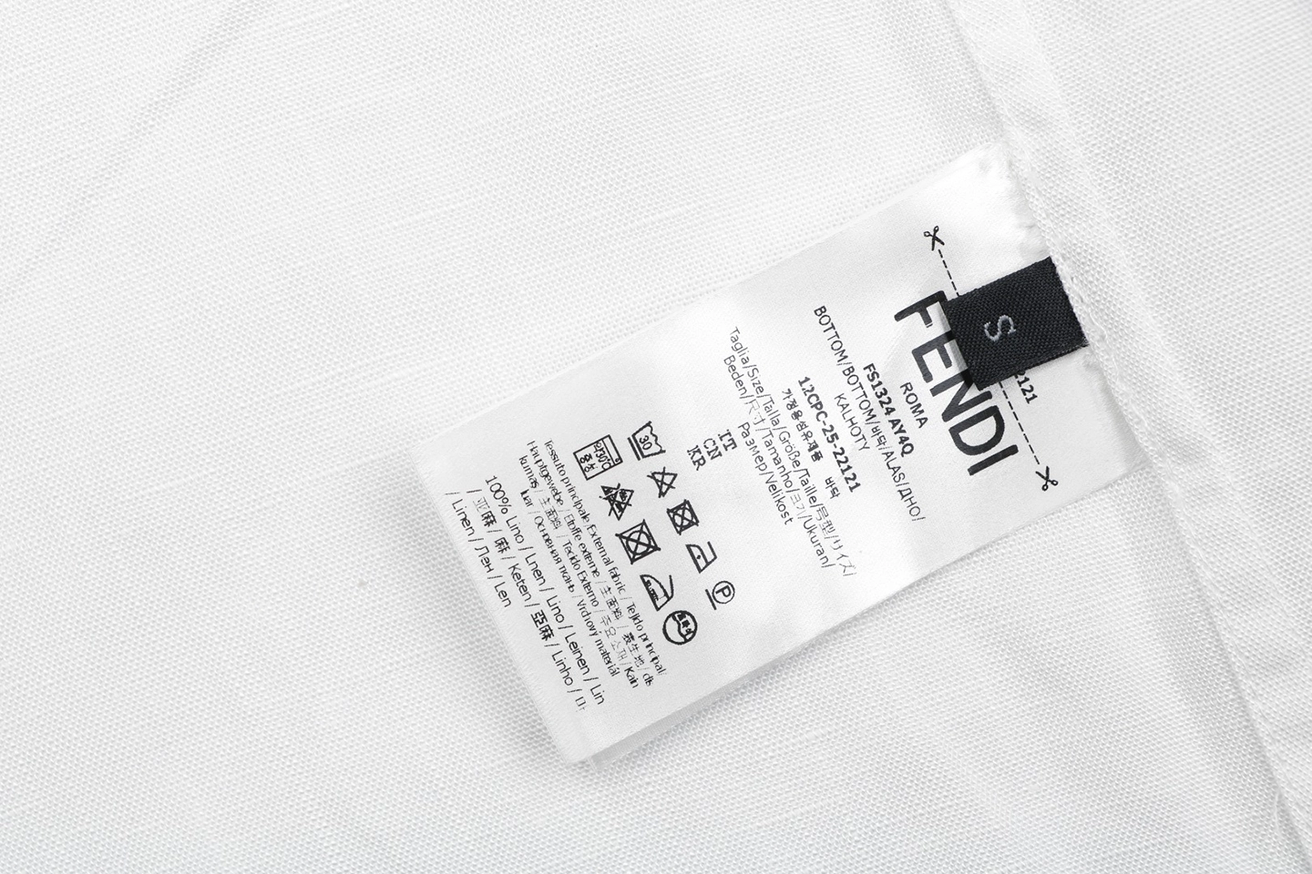 Fendi Geometric Embroidered T-Shirt Wash label
