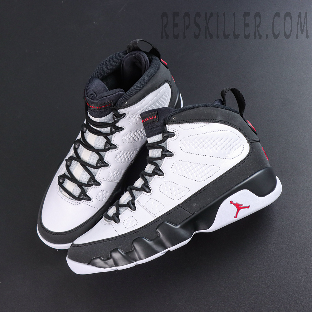 Jordan 9 Retro OG ‘Space Jam’ top view featuring the mid-cut basketball silhouette and signature stitched panel details