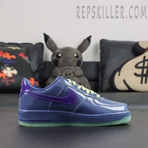 Nike Air Force 1 Low QS ‘Mystic Navy’ side profile featuring the classic AF1 silhouette with navy patent leather and purple Swoosh branding