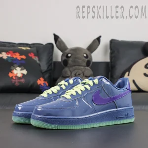 Nike Air Force 1 Low QS ‘Mystic Navy’ pair display featuring a glossy patent leather finish and classic low-top basketball design