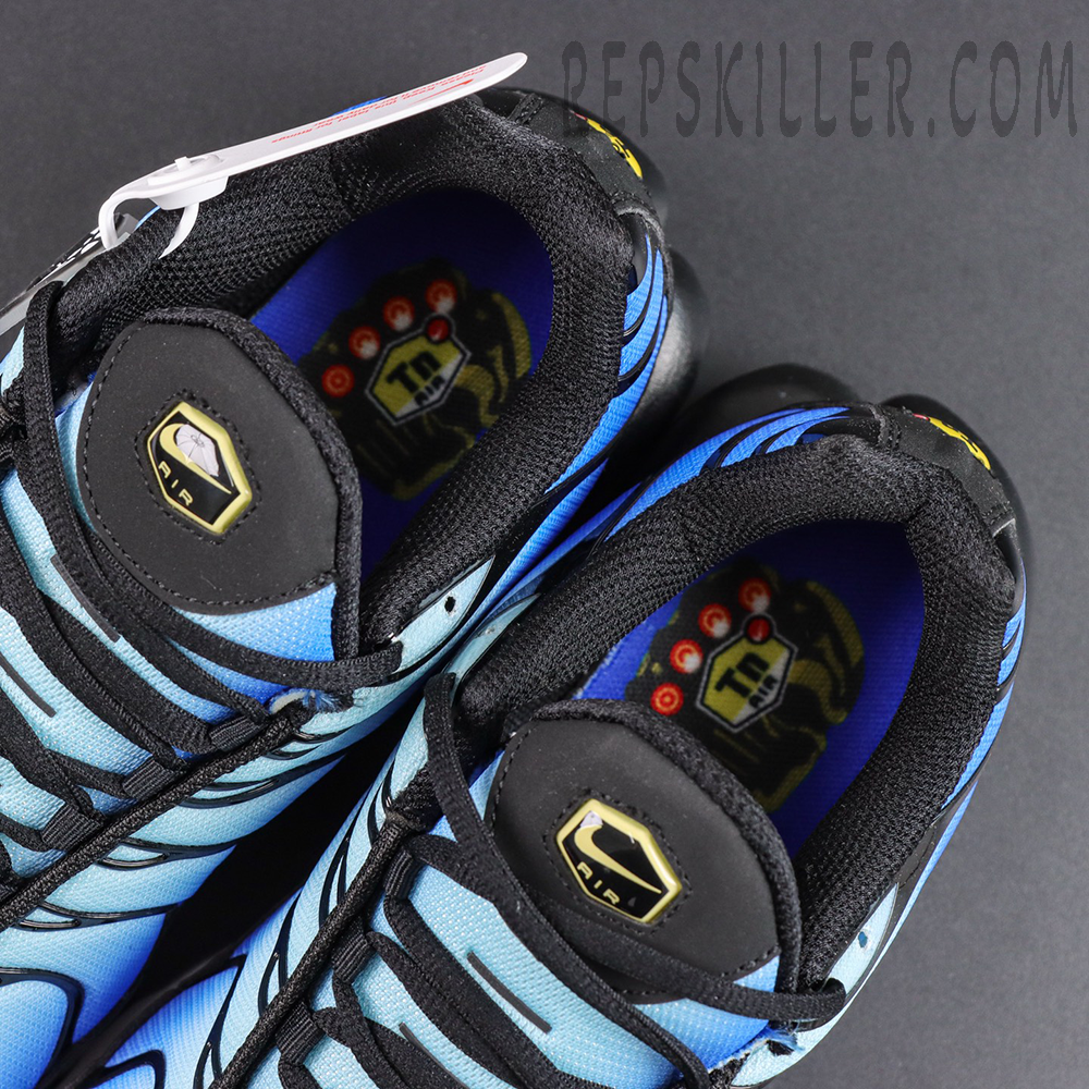 Nike Air Max Plus ‘Hyper Blue’ tongue and interior detail featuring a black tongue with gold Nike Air branding and purple-blue insoles
