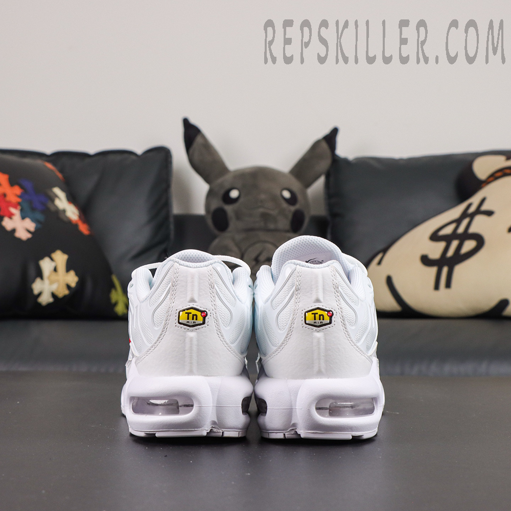 Supreme x Nike Air Max Plus TN ‘White’ rear view featuring a white heel design with classic Tuned Air branding elements
